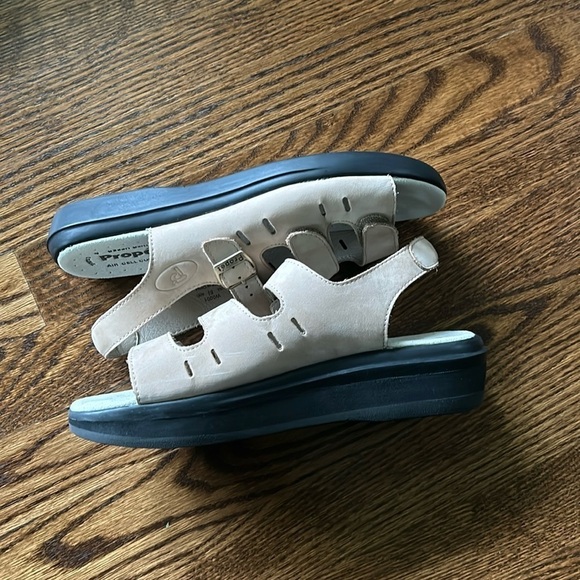 Propet easy walker Women's sandals size 8.5 - Picture 4 of 13